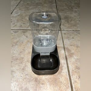 Small Pet Water Dispenser